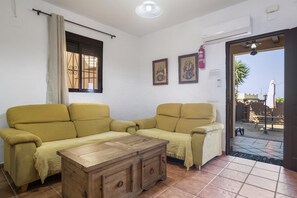Interior - Chalet 'Casa Mirador De Cádiz' with sea views, Wi-Fi and air conditioning (Conil de la Frontera)