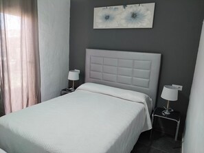 1 室のベッドルーム、WiFi、ベッドシーツ