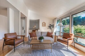 テレビ、書斎 / ワークスペース