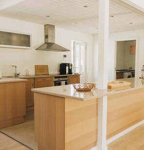 Mikrowelle, Ofen, Herdplatte, Geschirrspüler