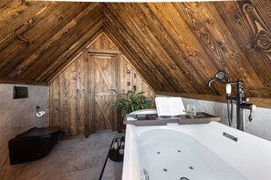 Domek 1 typu Deluxe z jacuzzi i widokiem na góry | Bilik Mandi