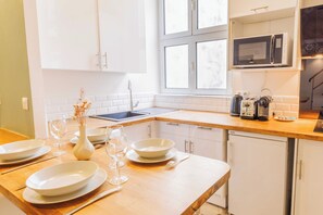 Apartment | Private kitchen | Fridge, microwave, oven, stovetop