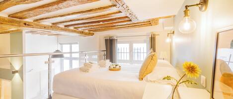 Apartment | 1 bedroom, laptop workspace, iron/ironing board, bed sheets