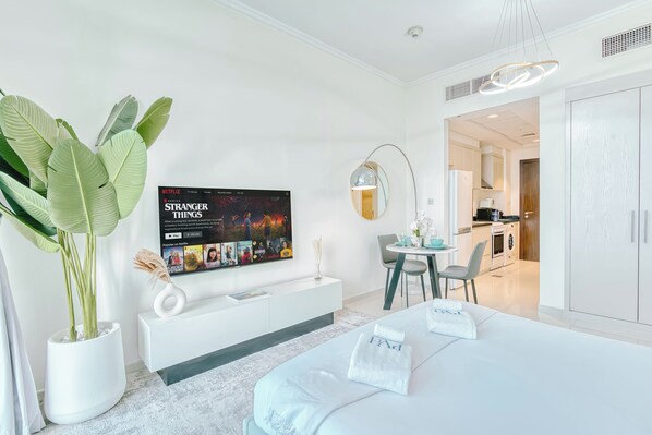 Comfort Studio, Balcony, City View | In-room safe, blackout curtains, soundproofing, iron/ironing board