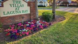 Property grounds - Quiet 3BR retreat - pool, gym & Disney close (Kissimmee)