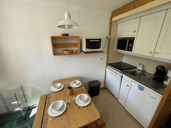 Fridge, microwave, coffee/tea maker