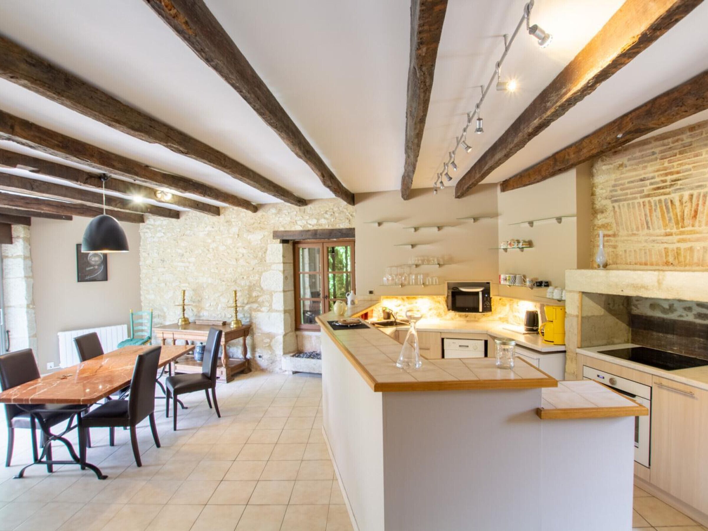 冷蔵庫、電子レンジ、オーブン、食器洗い機