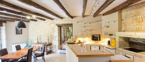 Réfrigérateur, micro-ondes, four, lave-vaisselle