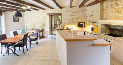 Charmantes Steinhaus mit beheiztem Pool, Haustiere willkommen in der Nähe von Périgueux