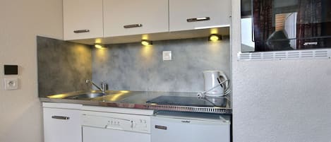 冷蔵庫、食器洗い機