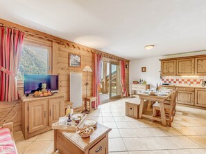 Dining - Champagny-en-Vanoise, Duplex for 8, Premium Comfort, Wifi and Garage (Champagny-en-Vanoise)