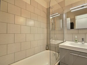Bathroom - Bright 2-room apartment with balcony for 4 people (Belle Plagne)