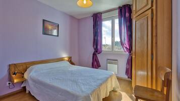 3 dormitoris, planxa i posts de planxar i wifi