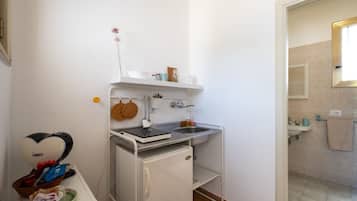 Macchina per tè/caffè, frigorifero, piano cottura, bollitore elettrico