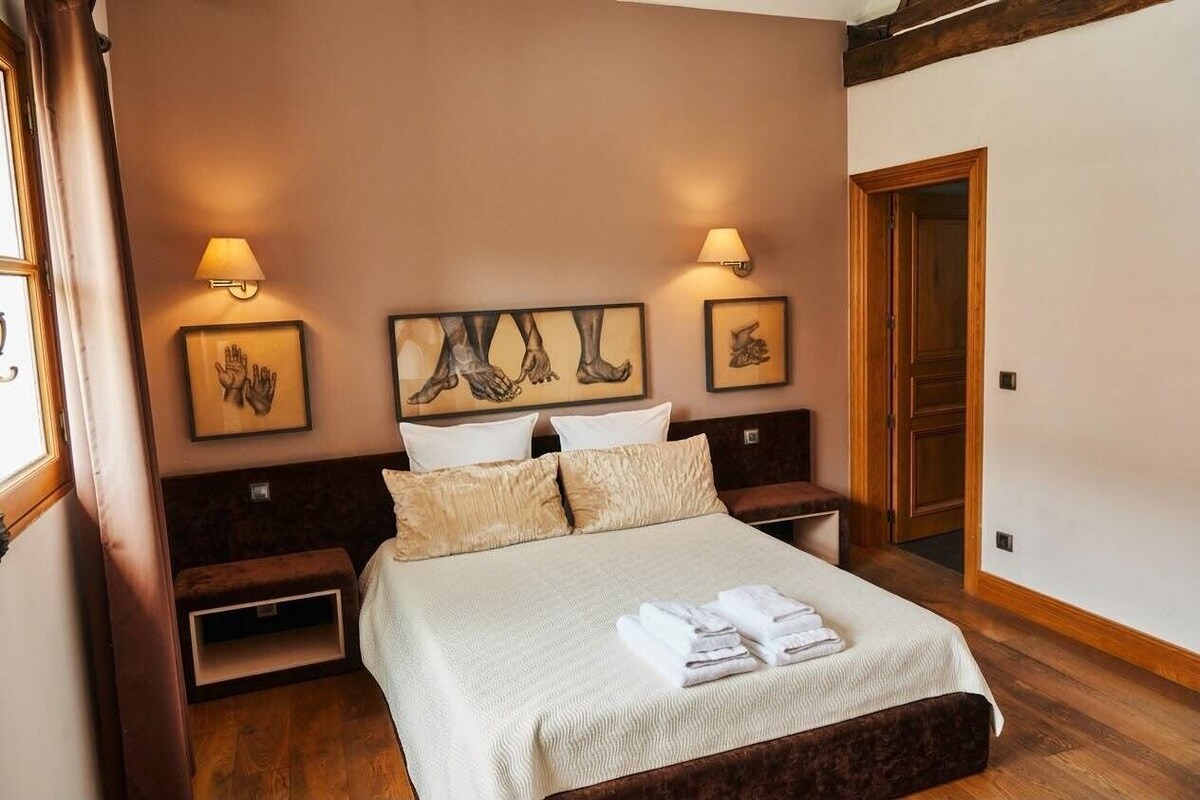Kamar Double Klasik (CHAMBRE 4 CONTESSE DE MAILLEY DE NESL) | Kedap suara, Wi-Fi gratis, dan seprai linen