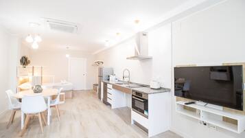 Iron/ironing board, free WiFi, bed sheets, wheelchair access