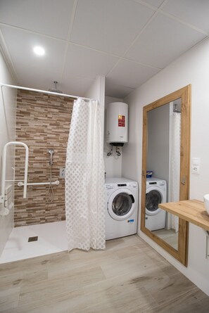 淋浴設備、風筒、提供毛巾