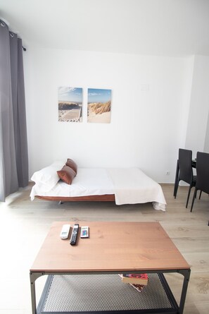 Iron/ironing board, free WiFi, bed sheets, wheelchair access