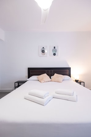 2 bedrooms, iron/ironing board, free WiFi