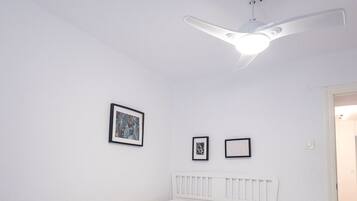 2 bedrooms, iron/ironing board, free WiFi