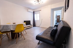 TV - Marina by Concept Flats (Valencia)