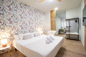 Iron/ironing board, free WiFi, bed sheets - Suite Parque del Turia by Concept Flats (Valencia)