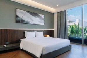 5 bedrooms, iron/ironing board, WiFi, bed sheets