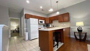 Fridge, microwave, stovetop, dishwasher