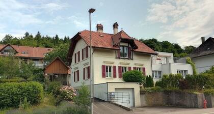carpe Diem
Grosse Terrasse, direkt bei Bushaltestelle, Naherholungsgebiet