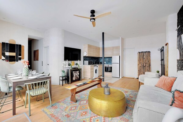 Apartment | Living area - Spacious Apartement - 4br/10p - Paris Center (Paris)