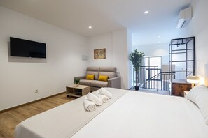Iron/ironing board, free WiFi, bed sheets