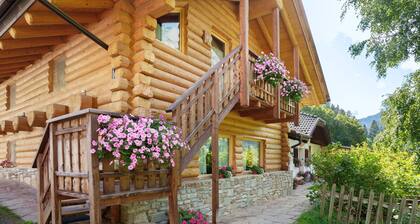 Room 'Cazzuffi Pervinca' with Mountain View, Shared Garden and Wi-Fi