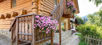 'Primula' Room with Mountain View, Shared Garden and Wi-Fi