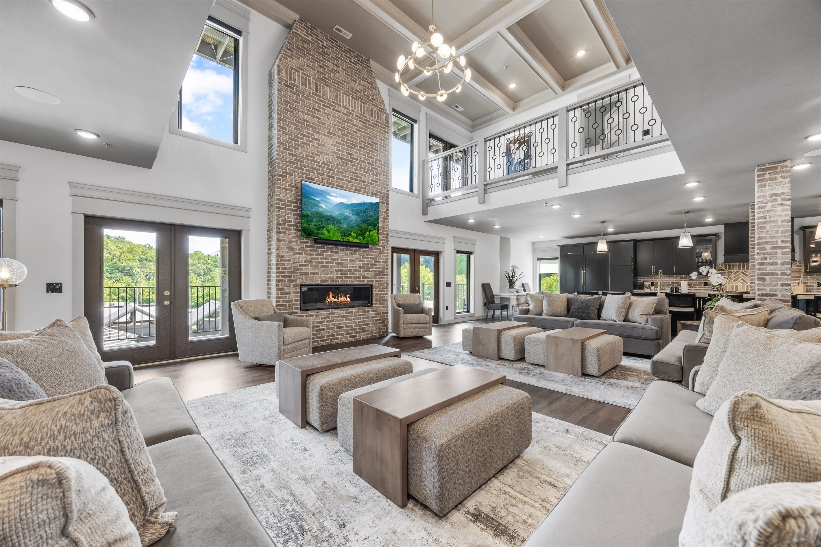 Smart-TV, peis, videospill og kontorer