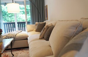 Smart TV, books, stereo - Modern 160sqm - fully equipped - near Salzburg - mountains lakes and culture 🏔️ (Freilassing)