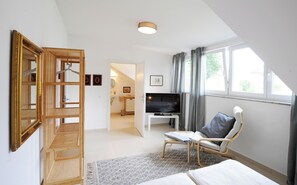 2 bedrooms, desk, iron/ironing board, free WiFi