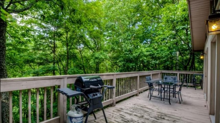 Gatlinburg Hideaway with Fireplace