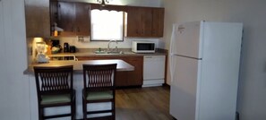 Signature House, 3 Bedrooms, Patio, Mountainside | Private kitchen