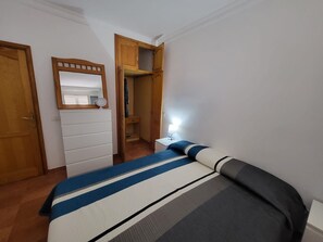 WiFi, bed sheets