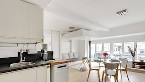 Apartment | Private kitchen | Coffee/tea maker, fridge, microwave, stovetop - Cozy Studio - 2P - Place de la Bourse (Paris)