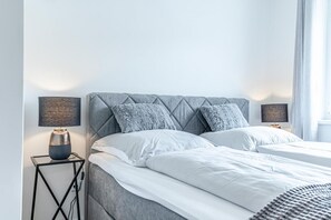 1 bedroom, WiFi, bed sheets