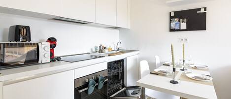 ميكروويف، فرن، موقد طهي مسطح، غسالة أطباق