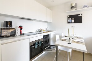Microonde, forno, piano cottura, lavastoviglie