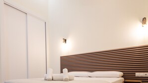 Fer et planche à repasser, Wi-Fi gratuit, draps fournis