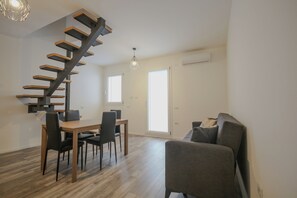 Interior - Sant'Avendrace: Spacious Apt. 3 bedrooms, 2 baths (Cagliari)