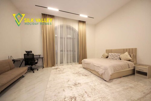 Silk Valley-Royal 6 Bedrooms Mansion 