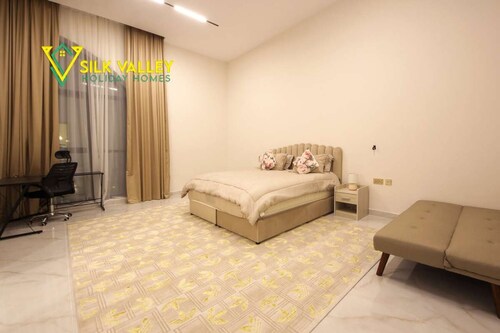 Silk Valley-Royal 6 Bedrooms Mansion 