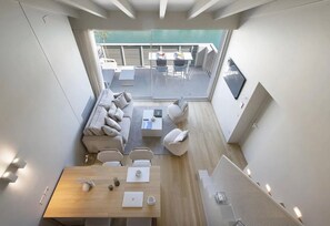 TV - Palazzo Cordigero - Canale Apartment with Canal View, Wi-Fi and Air Conditioning (Peschiera del Garda)