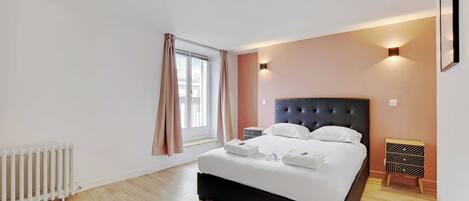 4 chambres, espace de travail pour ordinateur portable