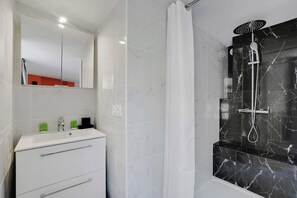 Apartment | Bathroom - Appartement in the Heart of Paris - Opera (Paris)